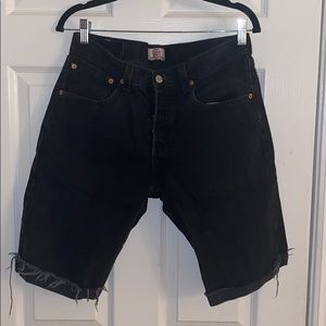 Men’s Black Levi’s shorts